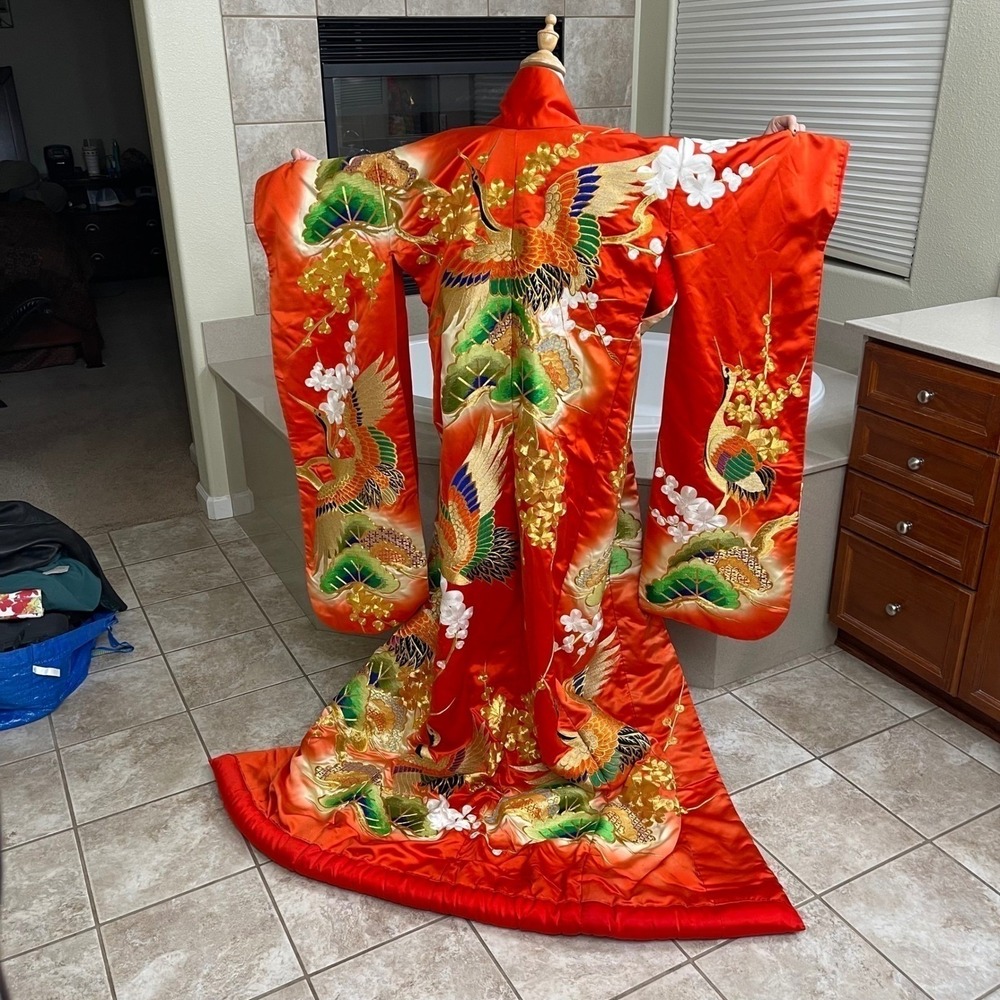 Japanese Orange uchikake Floral  Kimono Robe Traditional Japanese Wedding floral - Picture 3 of 12